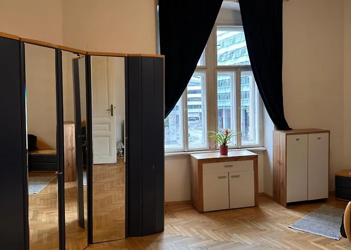 Malatiglow Apartment *